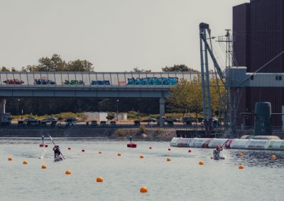 Die Rennstrecke bei den Finals 2023 im Innenhafen Duisburg war für die Athletinnen und Athleten alleine wegen der vielen Zuschauer eine besonderer Location. Foto: Eugen Shkolnikov